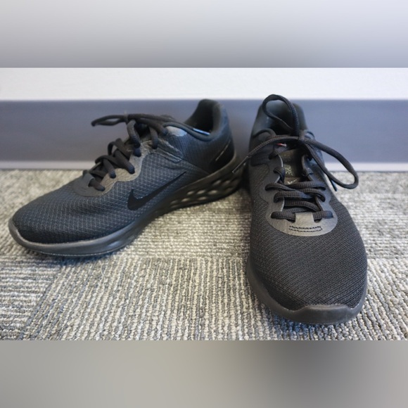 Nike Revolution 6 Running Shoes Size 7.5 Black - Picture 4 of 5